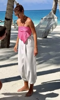 Klaudia Halejcio feet photo thumbnail