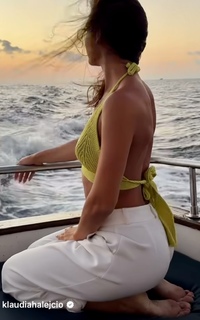 Klaudia Halejcio feet photo thumbnail