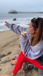 Brooke Burke feet photo thumbnail