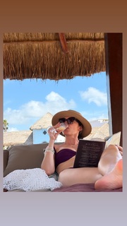 Jewel Staite feet photo 5