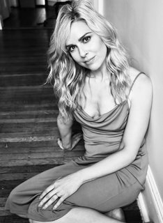 Cara Buono feet photo 1