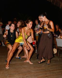 Anitta feet photo thumbnail