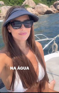 Deborah Secco feet photo thumbnail