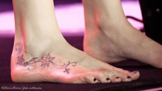 Joss Stone feet photo thumbnail