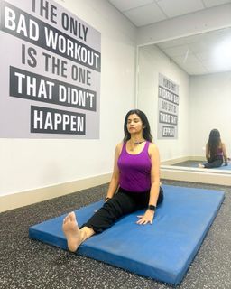 Poonam Yadav feet photo thumbnail
