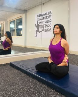 Poonam Yadav feet photo thumbnail