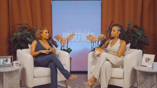 Joy Taylor feet photo thumbnail