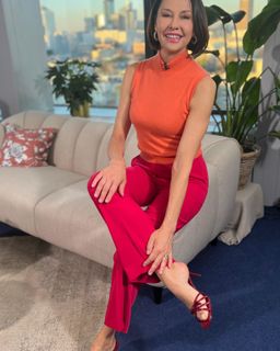 Anna Popek feet photo thumbnail