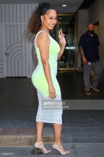 La La Anthony feet photo thumbnail