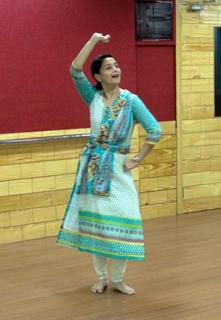 Madhuri Dixit feet photo thumbnail