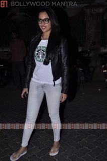 Sonakshi Sinha feet photo thumbnail