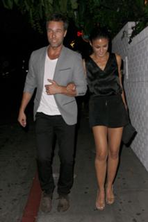 Emmanuelle Chriqui feet photo thumbnail