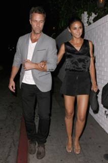 Emmanuelle Chriqui feet photo thumbnail