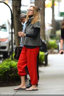 Uma Thurman feet photo thumbnail