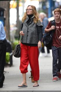 Uma Thurman feet photo thumbnail