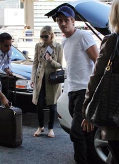 Kirsten Dunst feet photo thumbnail