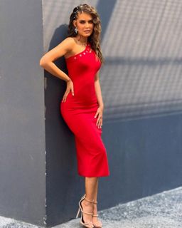 Vanessa Claudio feet photo thumbnail