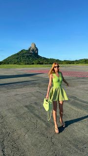 Marina Ruy Barbosa feet photo thumbnail