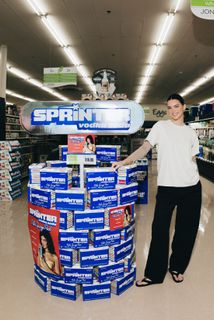 Kendall Jenner feet photo thumbnail