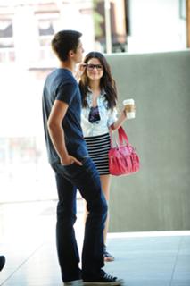 Selena Gomez feet photo thumbnail