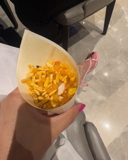 Poonam Yadav feet photo thumbnail