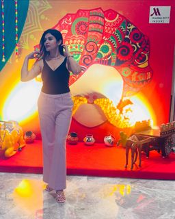 Poonam Yadav feet photo thumbnail