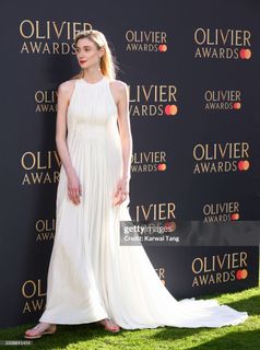 Elizabeth Debicki feet photo 3
