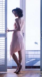 Kate Beckinsale feet photo thumbnail