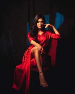 Shruti Haasan feet photo 1
