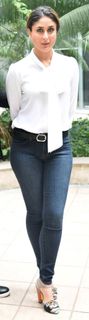 Kareena Kapoor feet photo thumbnail