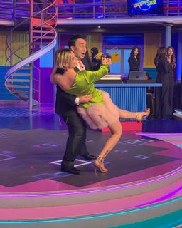 Federica Pellegrini feet photo thumbnail