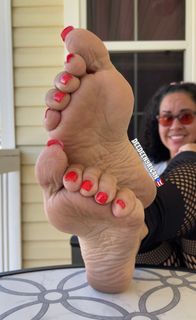 Deedee Rican feet photo thumbnail