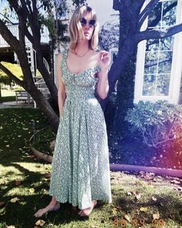 January Jones feet photo 4