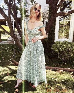 January Jones feet photo 3
