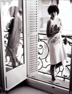 Lily Allen feet photo thumbnail