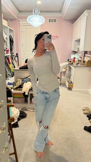 Brittney Smith feet photo thumbnail