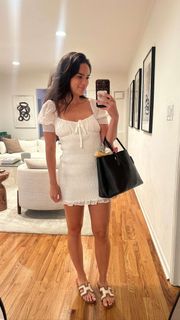 Natalie Noel Mariduena feet photo thumbnail