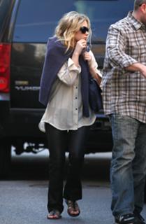 Ashley Olsen feet photo thumbnail