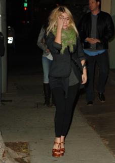Ashley Olsen feet photo thumbnail
