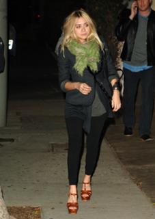Ashley Olsen feet photo thumbnail