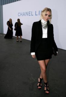 Ashley Olsen feet photo thumbnail