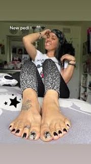 Deedee Rican feet photo thumbnail