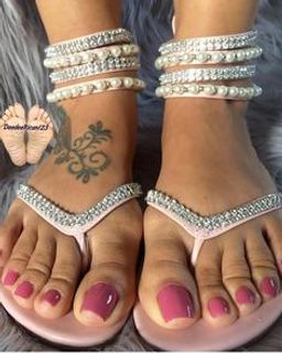 Deedee Rican feet photo thumbnail