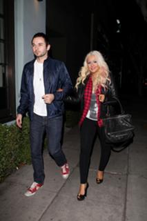 Christina Aguilera feet photo thumbnail