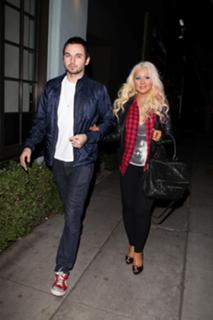 Christina Aguilera feet photo thumbnail