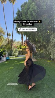 Victoria Justice feet photo thumbnail
