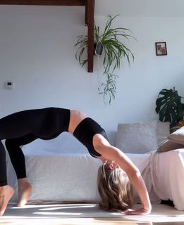 Lola Weippert feet photo thumbnail