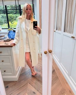 Gwyneth Paltrow feet photo thumbnail