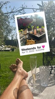 Brooke Burke feet photo thumbnail