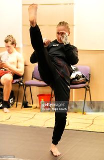 Valentina Shevchenko feet photo thumbnail